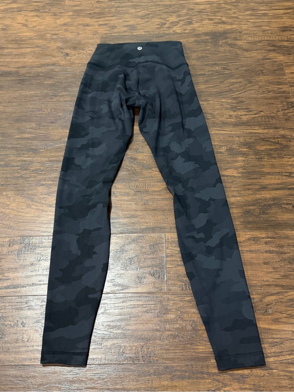 lululemon athletica Women's Black Camouflage Leggings Size 4 - Picture 2 of 9